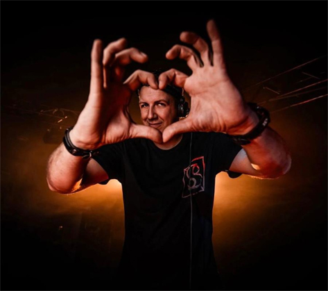 "PuffParty by Gloria Gray" 2026 - Art-Team